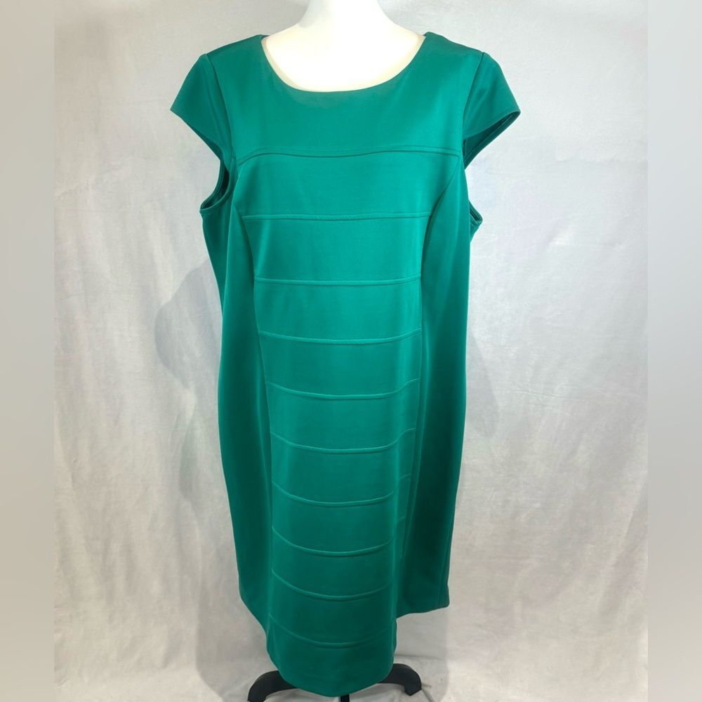 Sandra Darren beautiful Emerald Green Sheath Dress Size 20W